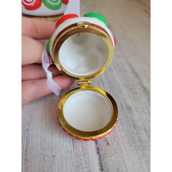 Hallmark Christmas cupcake special edition trinket box ornament Xmas - Picture 6 of 7